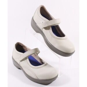 Apex Work Shoe Bone Leather Upper Rubber Slip Resistant Hook&Loop Closure Sz 7 M